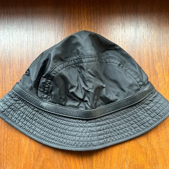 Burberry Nylon Black Bucket Hat Leather Trim Equestrian 